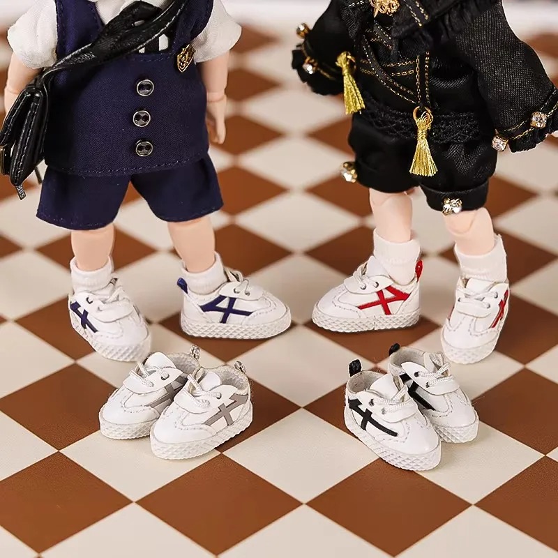 Sneaker Care Accessories - 1 Pair Of 1:12 Volleyball Sneakers